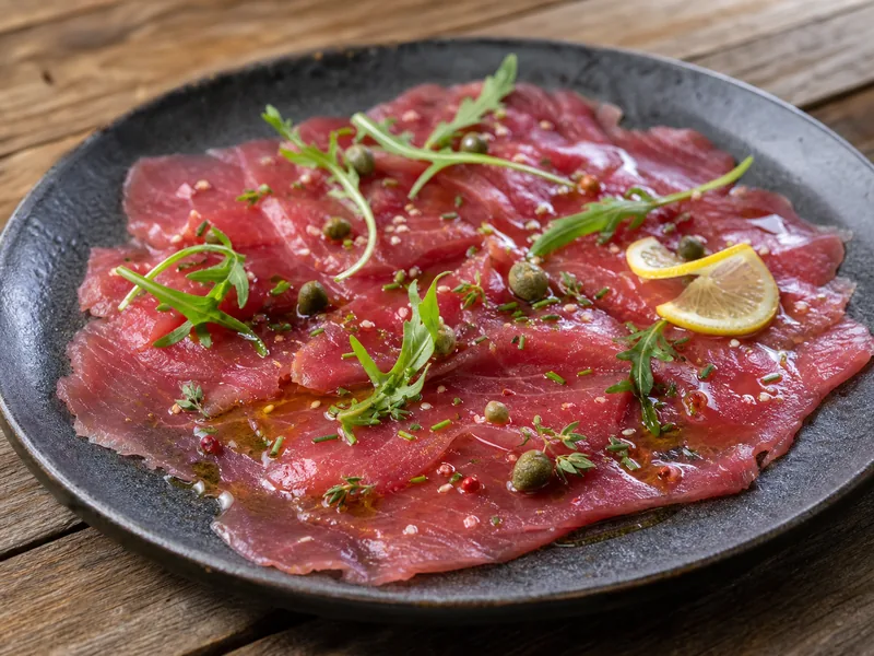 Danie Carpaccio z tuńczyka