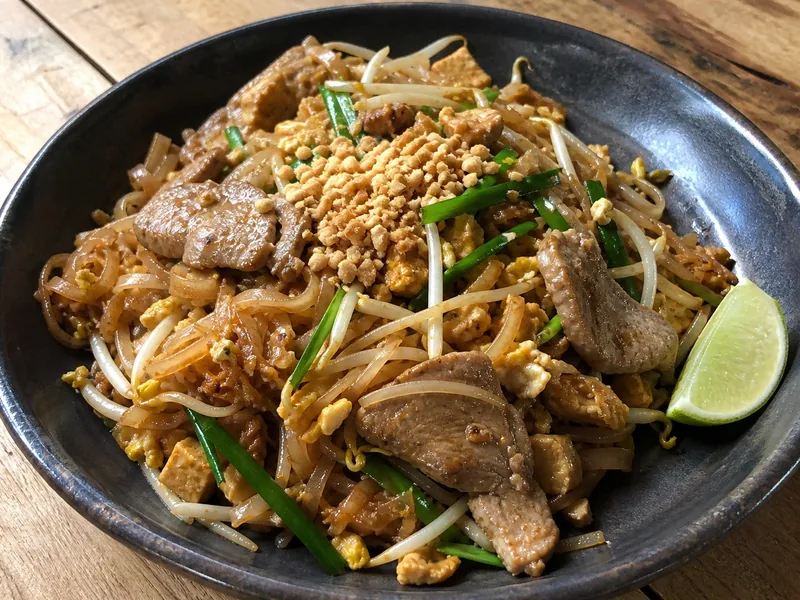 Danie Pad Thai z cielęciną