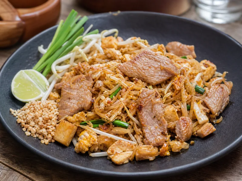Danie Pad Thai z wieprzowiną