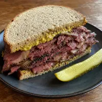Danie Pastrami sandwich