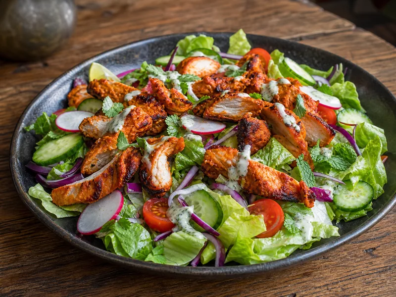 Danie Sałatka tandoori