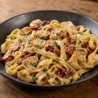 Danie Tagliatelle con Pollo e Pomodori Secchi
