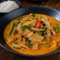 Danie Tajskie curry z wieprzowiną