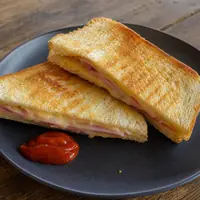 Danie Tost z serem i szynką
